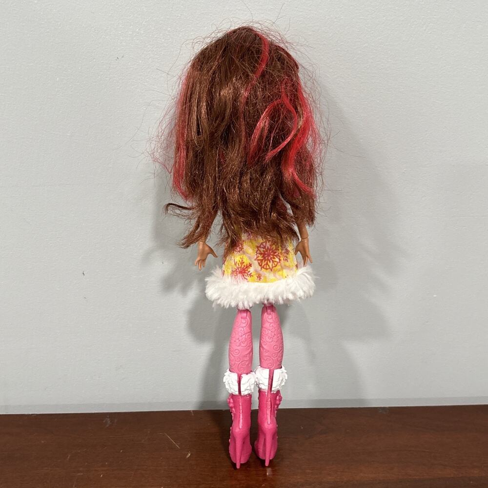Ever After High Epic Winter Rosabella Beauty Doll - Picture 6 of 8